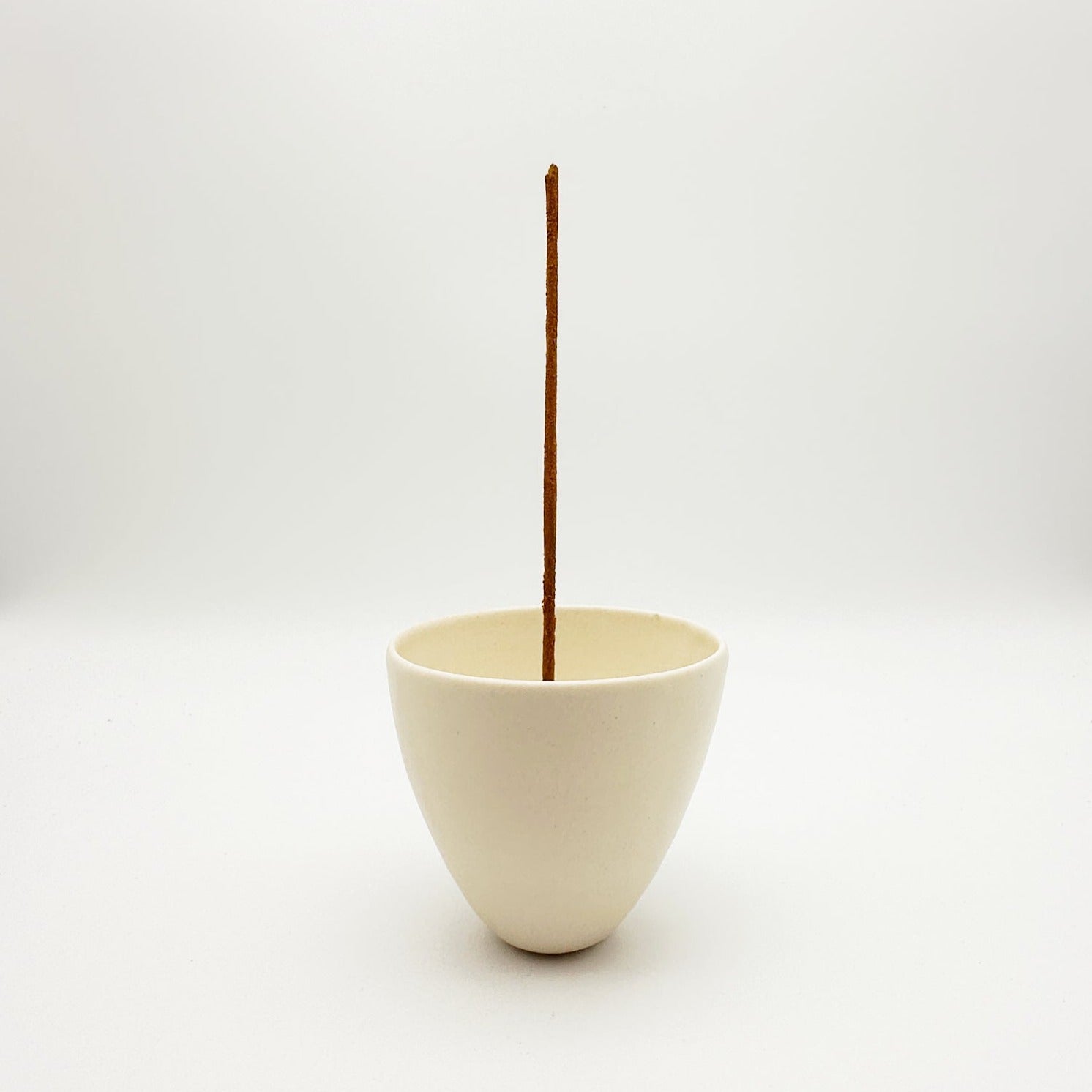 ROSE / STUDIO 2 – Räucherstäbchen