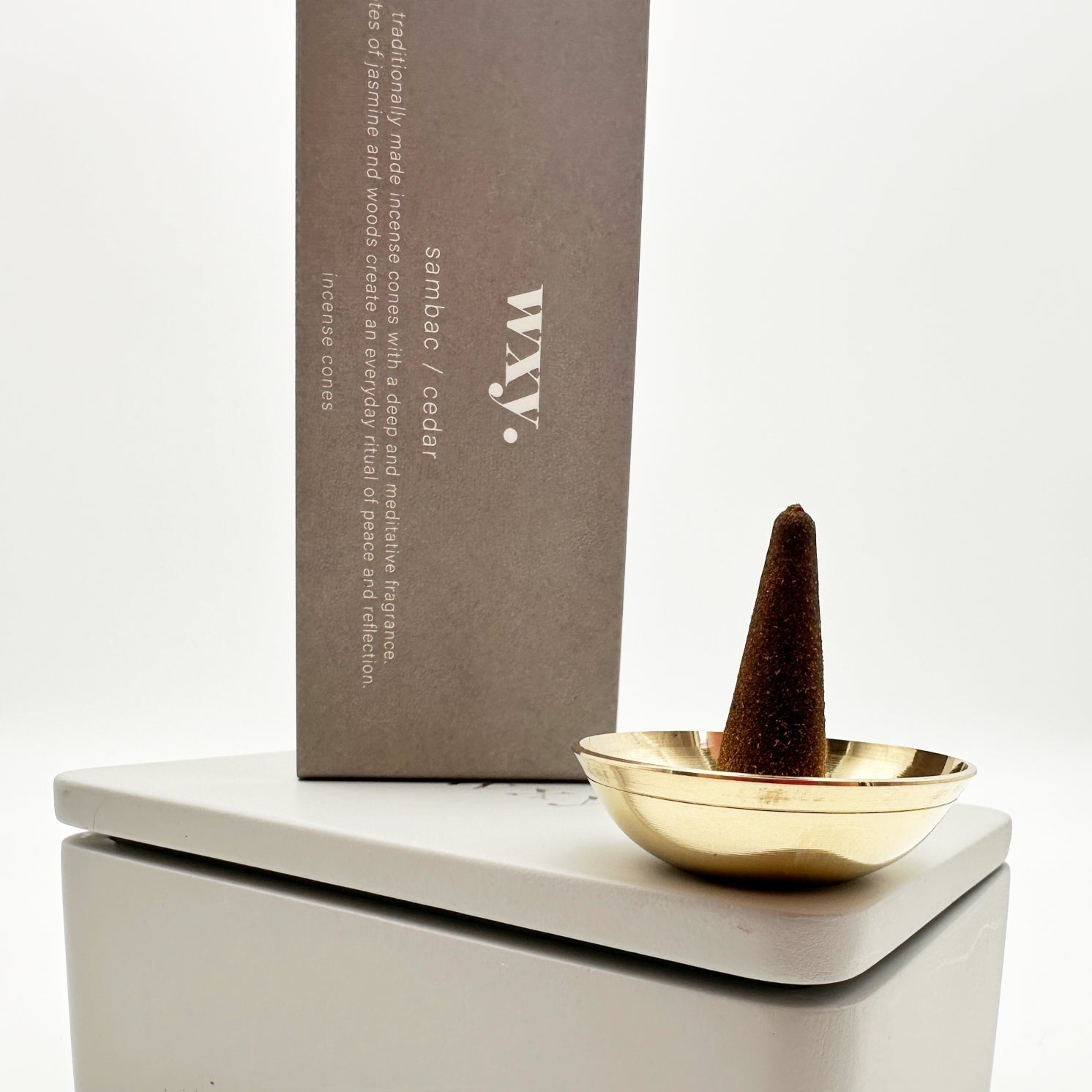 SAMBAC & CEDAR RÄUCHERKEGEL BOX – Natural Ceremonial