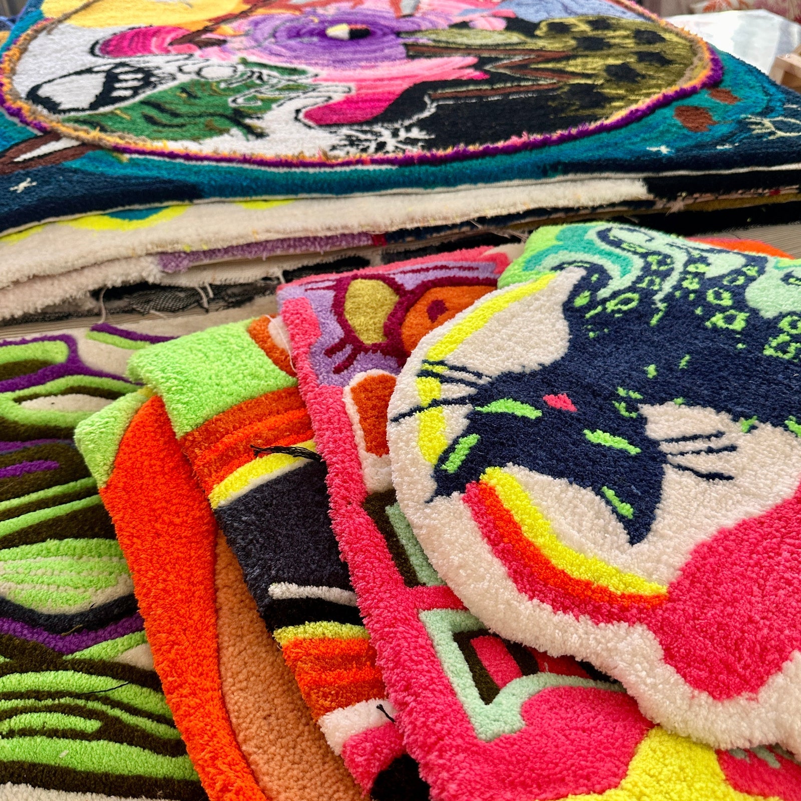 Freies Tufting im Atelier – Zeit für dein Projekt. Deine Form, deine Farben, dein Stil. Und repeat.