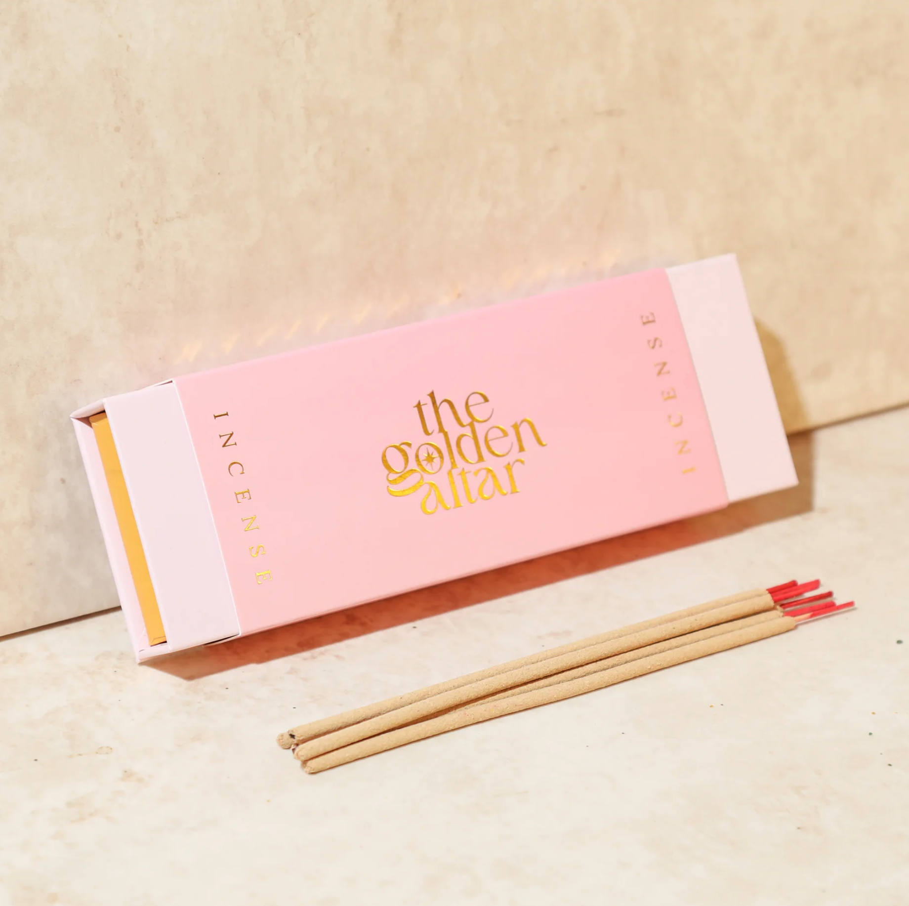 The Golden Altar – Rose & Vetiver