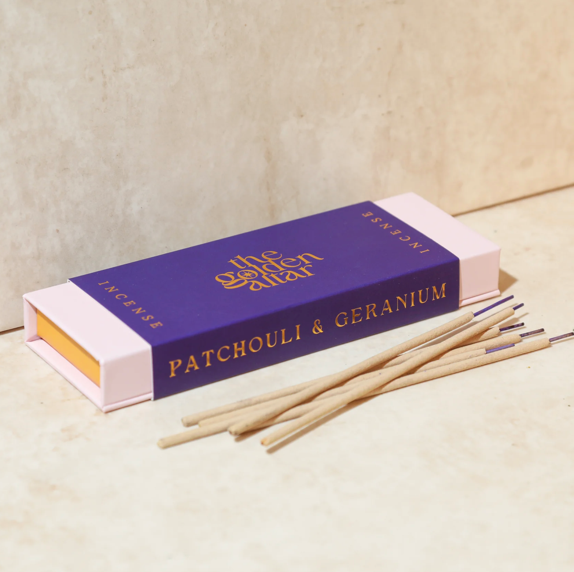 The Golden Altar – Patchouli & Geranie