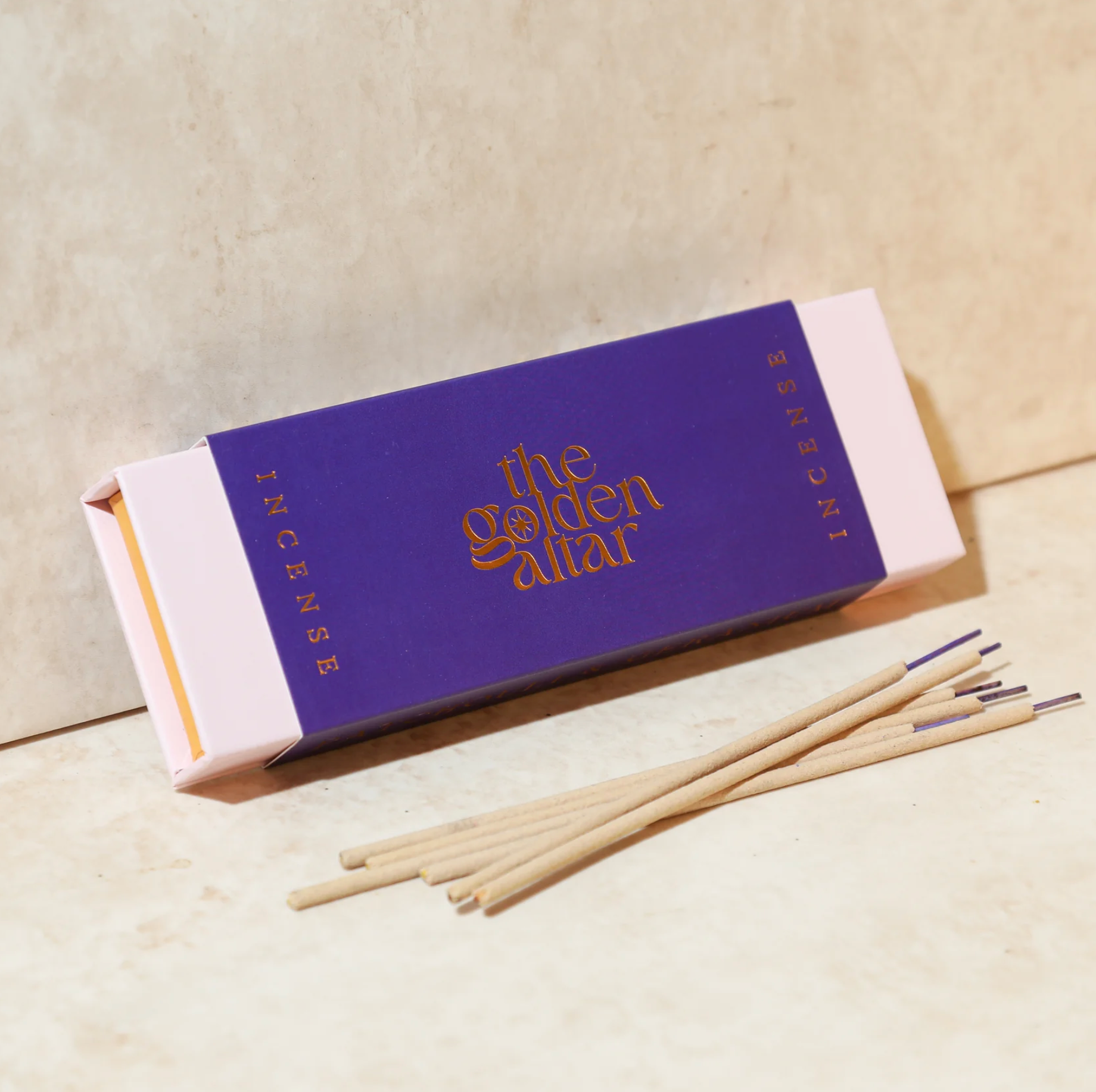The Golden Altar – Patchouli & Geranie