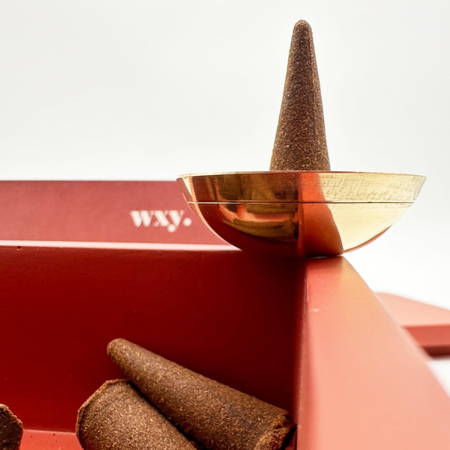SANTAL RÄUCHERKEGEL BOX – Natural Ceremonial Cones