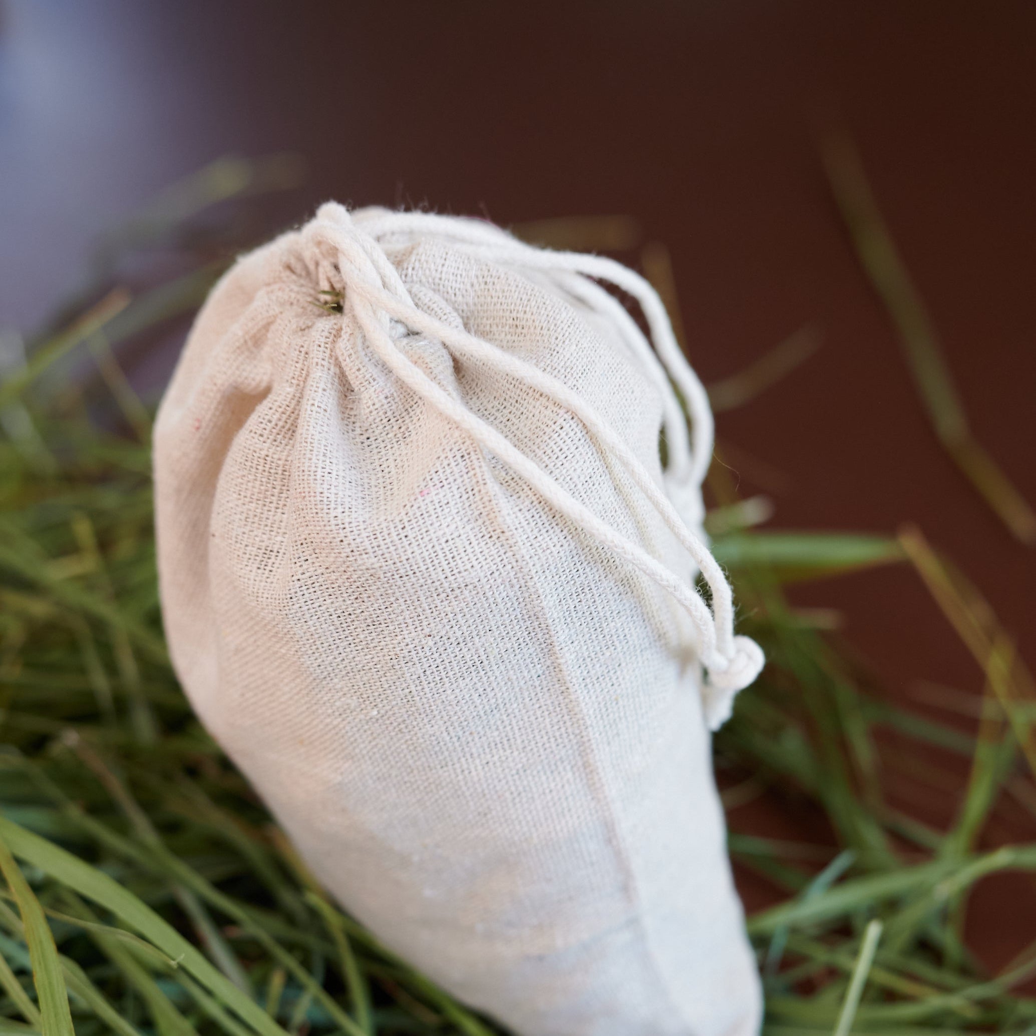 Sweetgrass Untamed im Stoffbeutel – loses Süssgras zum Räuchern, naturbelassen und unverarbeitet